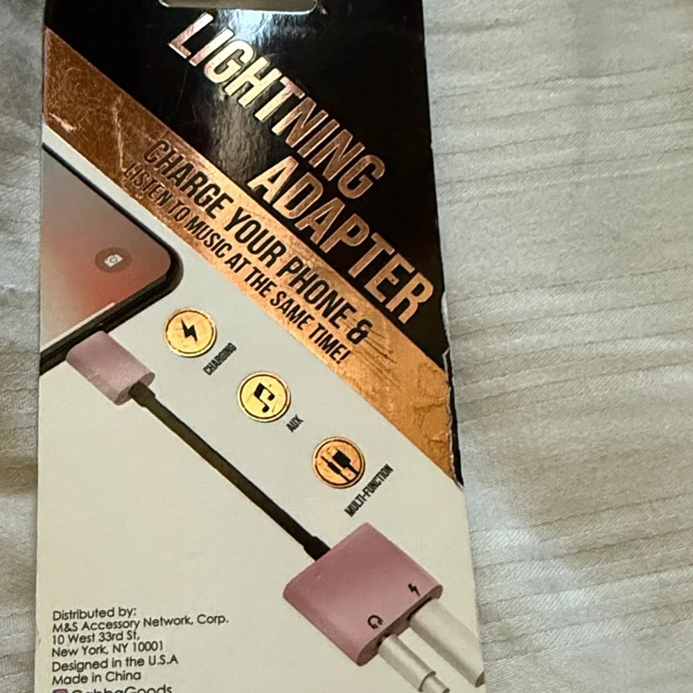Gabba Goods Pink Lightning Adapter Charger Aux Port and charging port NEW